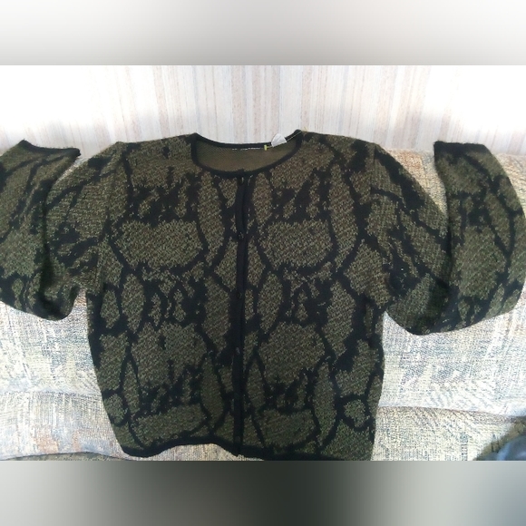 Vintage Sag Harbor Sweater - Picture 6 of 10